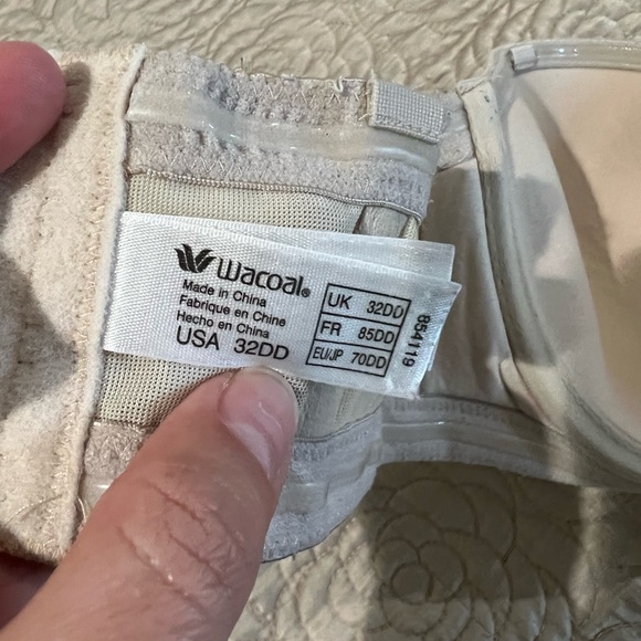 Wacoal strapless beige bra - Picture 6 of 6